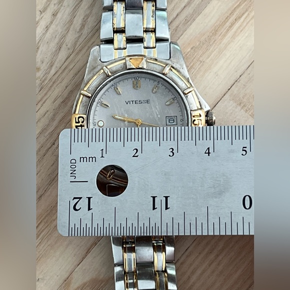 Vitesse Men’s Watch Vintage Two Tone Bracelet and Case Gray Dial Date Window - Picture 11 of 12